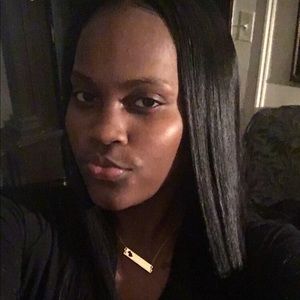 Meet your Posher, Felicia